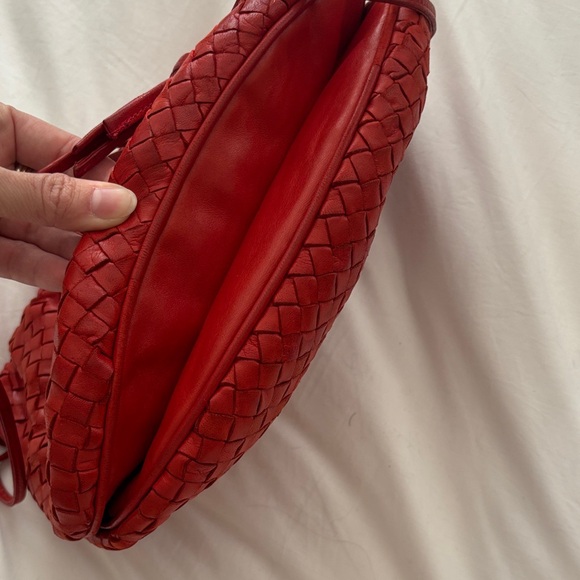 Bottega Veneta Vintage Red Woven Shoulder Bag - Picture 5 of 10